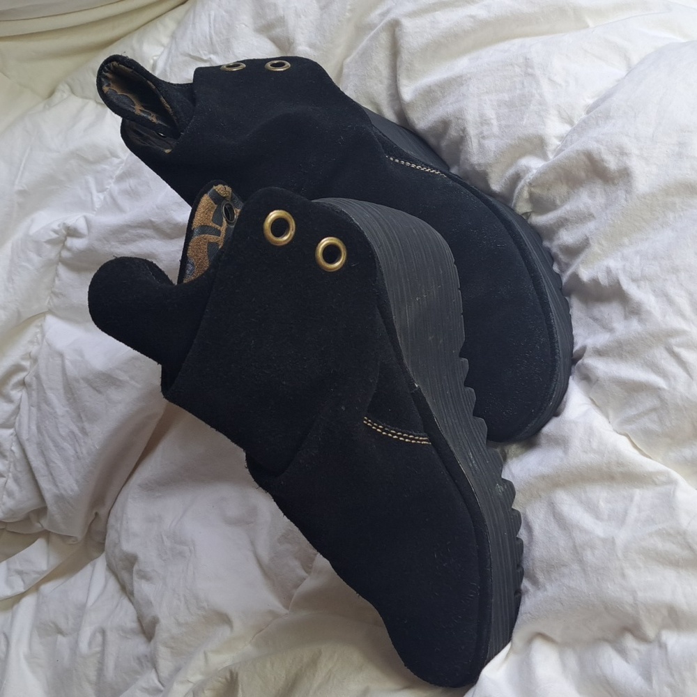 Fly London Size 39 Black Suede Wedge Booties NO LACES